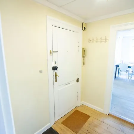 Charming Old-town Flat In Apartment *
